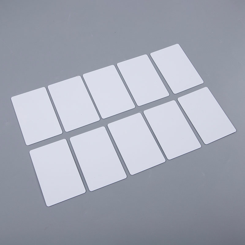 製造業者の習慣によって印刷される書き換え可能なブランク PVC 13.56MHz NTAG215 NFC カード